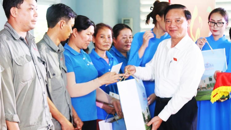 Phó Chủ tịch Quốc hội Nguyễn Khắc Định lưm, hơnh deh Tết ma nuyh pa bhrợ đhị tỉnh Khánh Hòa