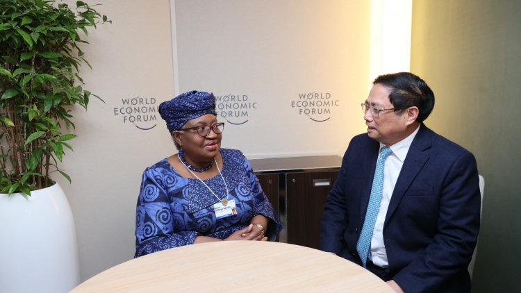 Khua knŭk kna bi tuôm hŏng khua knơ̆ng kiă kriê bruă duh mkra mnia mblei dlông rŏng lăn Okonjo-Iweala 