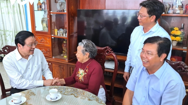 ỦY VIÊN BỘ CHÍNH TRỊ, BÍ THƯ TRUNG ƯƠNG ĐẢNG, TRƯỞNG BAN NỘI CHÍNH TRỊ ƯƠNG PHAN ĐÌNH TRẠC CHER PR’HÊL TẾT ĐHỊ TỈNH CÀ MAU