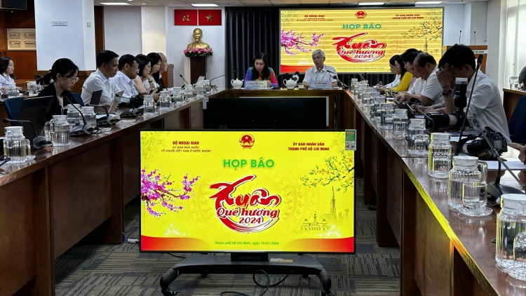 1000 čô mnuih Việt Nam hdĭp ti lăn čar ala tač êngao bi tuôm “yan mnga ƀuôn sang” ti ƀuôn prŏng Hồ Chí Minh