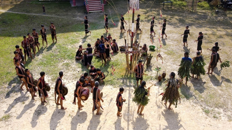 Hok mơak thun phrâo Giáp Thìn hăng lu tơlơi čang rơmang phrâo