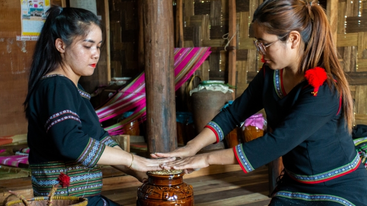 Ƀòn lơgar Tây Nguyên chờ wă rò Nam pa 