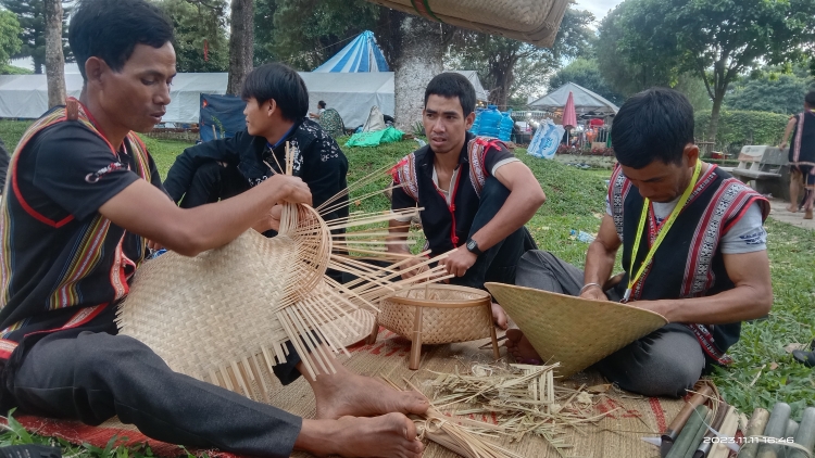 Pơtối mơdêk khôi túa, vêa vong mâu hdroâng kuăn ngo Tây Nguyên