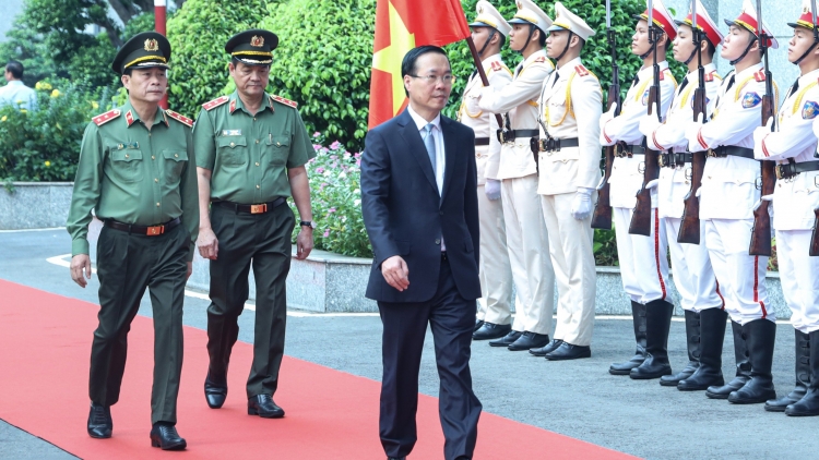 Củ tịc lơgar Võ Văn Thưởng nting bơr sa tềp tàm ƀòn dờng Hồ Chí Minh