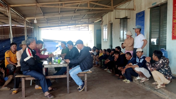  Gia Lai: Âk phung pah kan gŭ ta ntŭk pah kan yor geh rnon prăk khay 