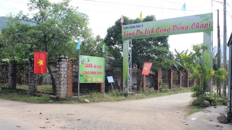 Đảng viên mnuih Raglai đru mnuih ƀuôn sang bi mlih klei mĭn, knhuah hdĭp.