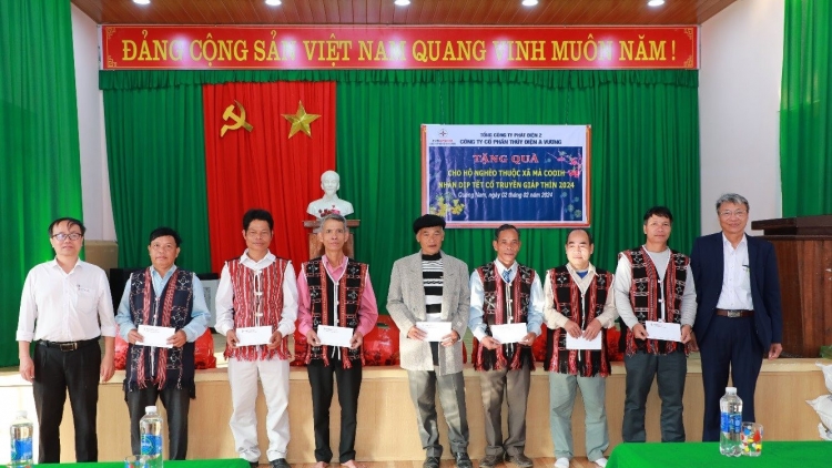 Công ty CP Thủy điện A Vương pa đơp pr’hêl Tết ha đha nuôr Đông Giang, Tây Giang (Quảng Nam)