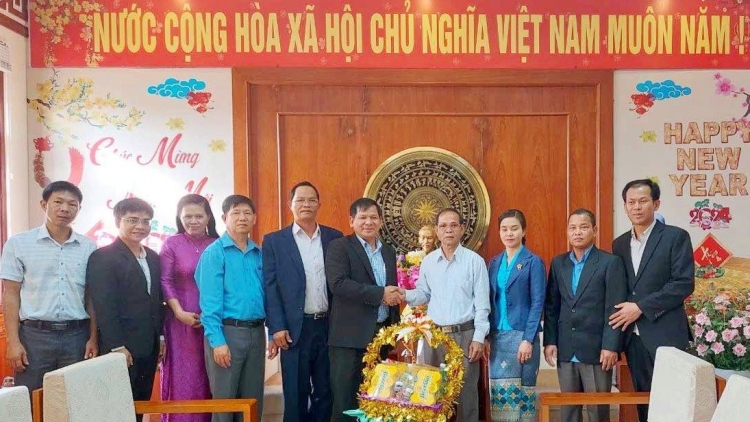 Bh’cộ chr’hoong Đắc Chưng (Lào) lum, hơnh Tết chr’hoong Nam Giang (Quảng Nam)