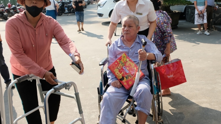 G’luh xe liêm loom đơơng ma nuyh ca ay chô ooy vel đong cha Tết