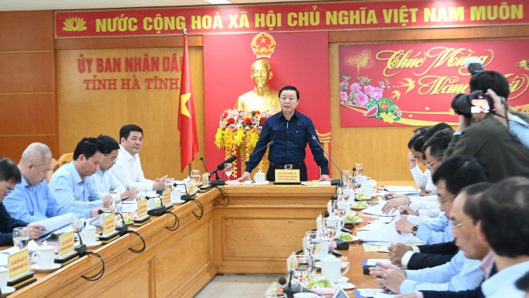 K’iăng khua knŭk kna Trần Hồng Hà ksiêm kơ bruă mkra dua hdră êlan prŏng ti kwar krah 