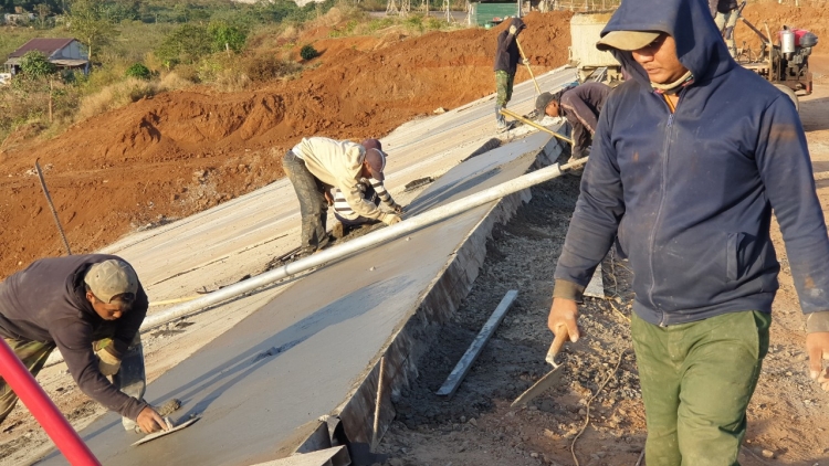 Êlan mkŏ dŭm anôk duh mkra phŭn ti krĭng Lăn dap kngư