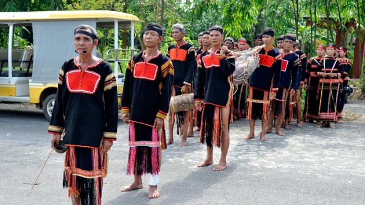 Gơyut ayong mơng hlâo 