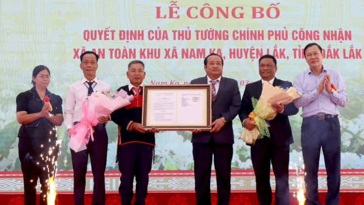 Dak Lak mâo 4 să dưi tŭ yap jing să Êđăp ênang mơ̆ng gưl dlông 