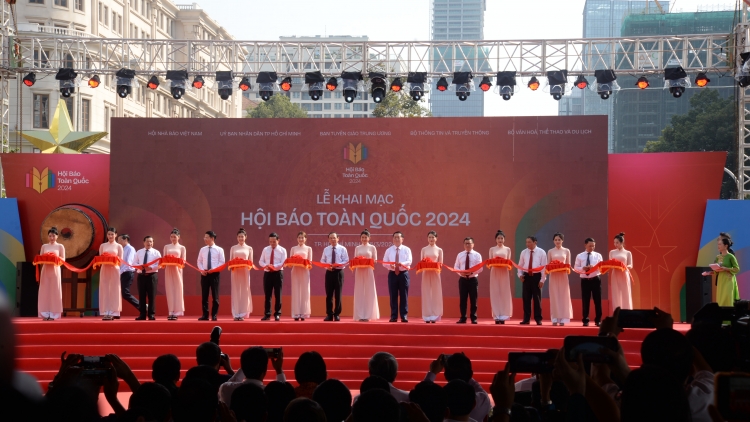 HAREI PATAOM MBAO PAKAT NEGAR THUN 2024 HU PEIH TABIAK DI TP. HO CHI MINH