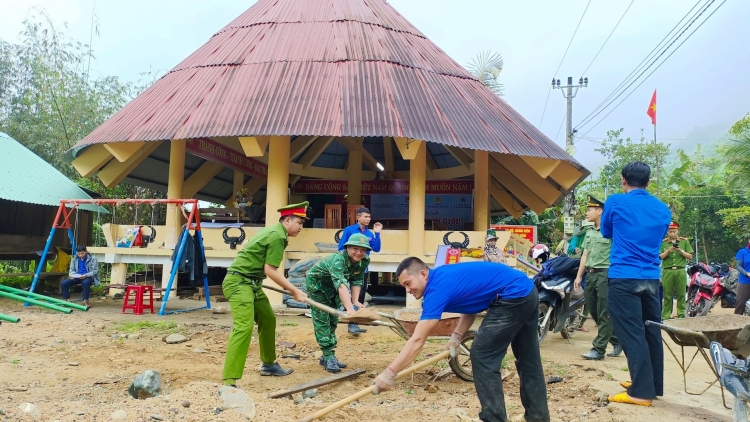 ĐHA ĐHÂM C’MOR NAM GIANG PAZUM TÊY BHRỢ PA DƯR BHƯƠL CR’NOON T’MÊÊ