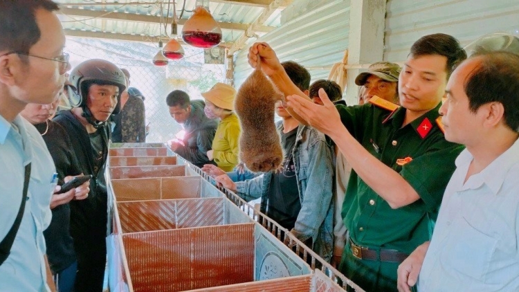 CHR’VAL LA ÊÊ (NAM GIANG) ZOOI BĂN XOỌNG CR’ĐE HA PR’LOỌNG ĐONG 