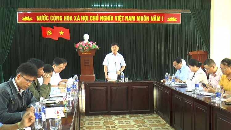 K’BHUH PA BHRỢ CHR’HOONG NAM GIANG CHA MÊỆT LÊY ĐHR’NĂNG LALUA ĐHỊ VEL ĐONG