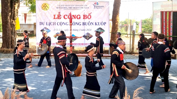  Hưn mthâo Ƀuôn hiu čhưn ênguê êpul êya tal êlâo ti Dak Lak