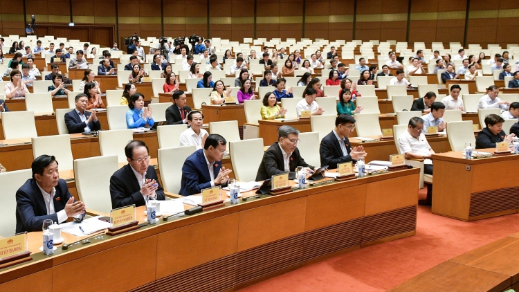 Kruanh Quốc jội râng rƀŭn lôch nau kan bah rmôt kan ntoh măt Quốc hội năm 2023.