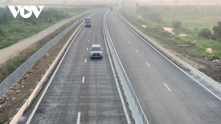 PASIAM JALAN ROYA DI BHUM TANERAN KRAONG CUU LONG