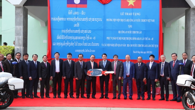 ពត៌មាន​ម៉ោង១៥