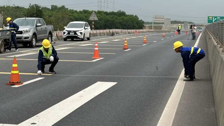 RA LĂP PA XOỌNG PR’ĐƯƠI MOON PA RƠƠT COH C’LÂNG LƯỚT ĐÂH CAM LỘ - LA SƠN