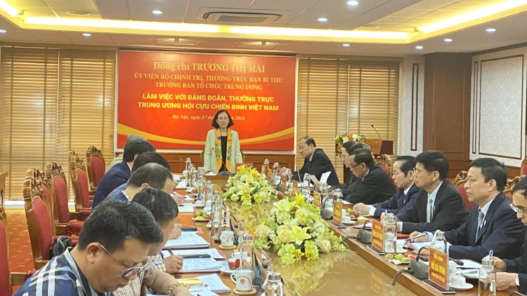 Kơdră Ban Bí thư bơ̆ jang hăm Khul Ƀô̆ đô̆i so Việt Nam