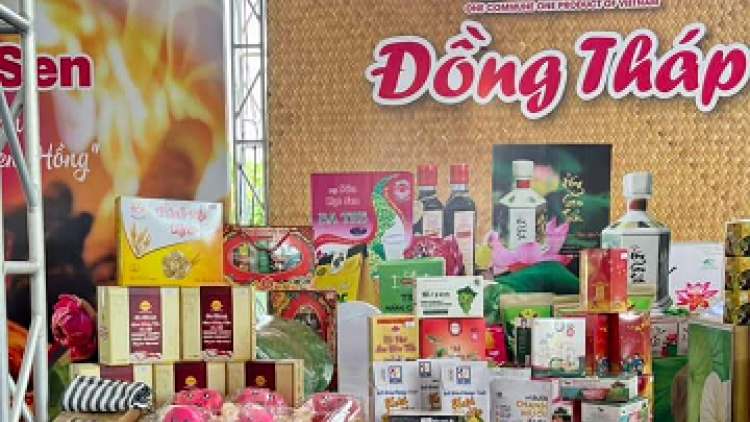 ពត៌មាន ម៉ោង​ ៦