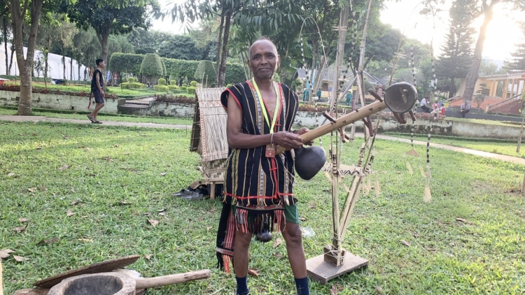 Kâng tung tơdroăng rêh ối dêi mơngế Tây Nguyên