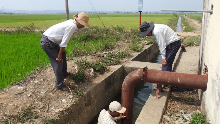 Kon Tum hrơi mlam ƀôp ia pơgang hmua pơdai kơƀah ia ƀơi kual giăm sang măi drai apui lơtrik Yaly 