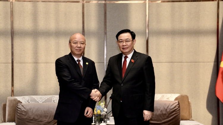 Kăn xiâm hnê ngăn Kuô̆k hô̆i tơdah mâu Grup dêi Sinuâ a Vân Nam 