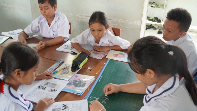 PAGLAONG SIAM MEKRE BRUK PATO SAP BANGSA TAKIK DALAM SANG BAC DI NINH THUAN