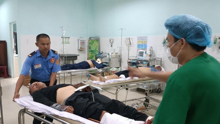 Pơgiăng 20 čô mơnuih rơka lơm rơdêh pơjrŏm ƀơi Kon Tum ba nao pơ ƀôn prong Hồ Chí Minh 