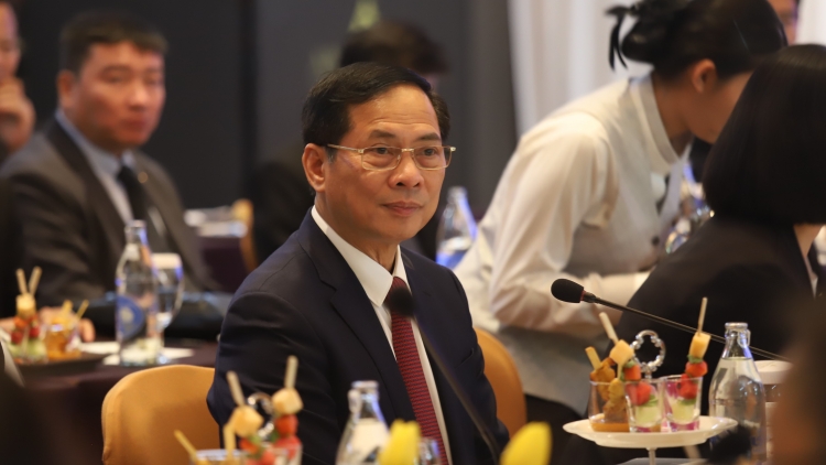 Việt Nam păng Thái Lan pơgơ̆r hop akŏm Anih jang hơdai 2 pang