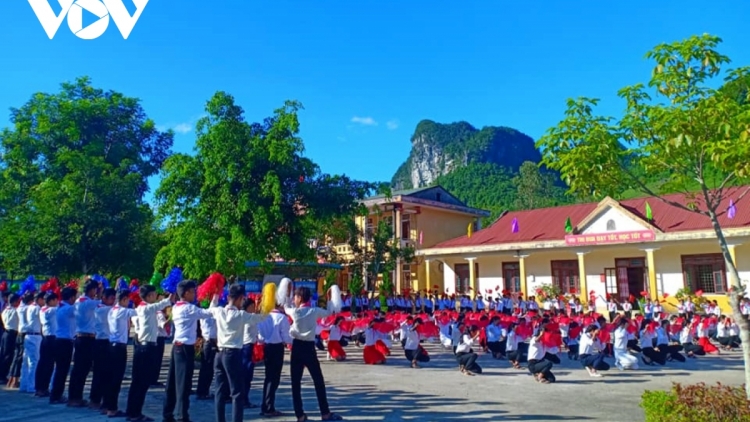 K’ĐƯƠI GIÁO VIÊN TIỂU HỌC PA CHOOM ĐOỌNG HA HỌC SINH LỚP 6 ĐHỊ QUẢNG BÌNH CĂH CHOOM ĐỌC, XRẶ