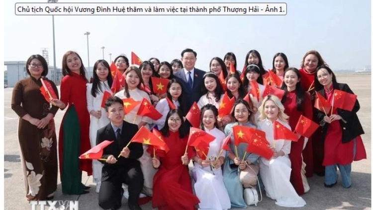 Kruanh Quốc hội Vương Đình Huệ khâl n’hanh pah kan ta nkual ƀon têh Thượng Hải