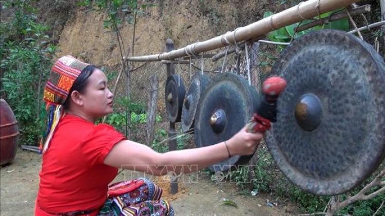 KHIK RAMIK ILAMO KONG CHIENG DI BHAP BINI THÁI DAOK DI GAH PAI PALEI NGHỆ