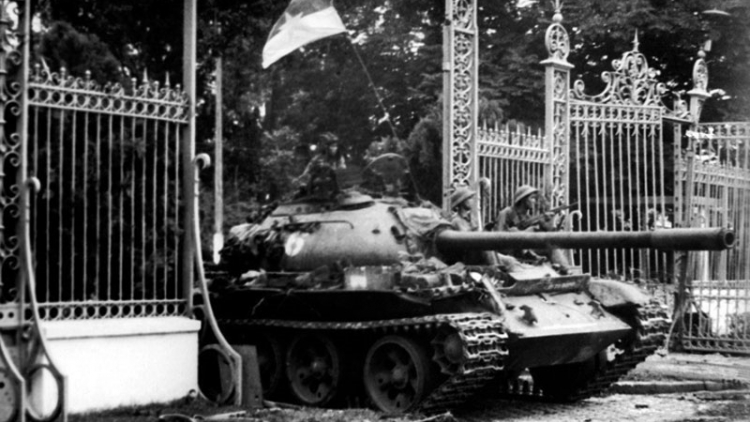 Nơ̆r tơroi đơ̆ng bơngai bơ̆ng pang kơ hnưr hơrih nuih mơng 30/4/1975 