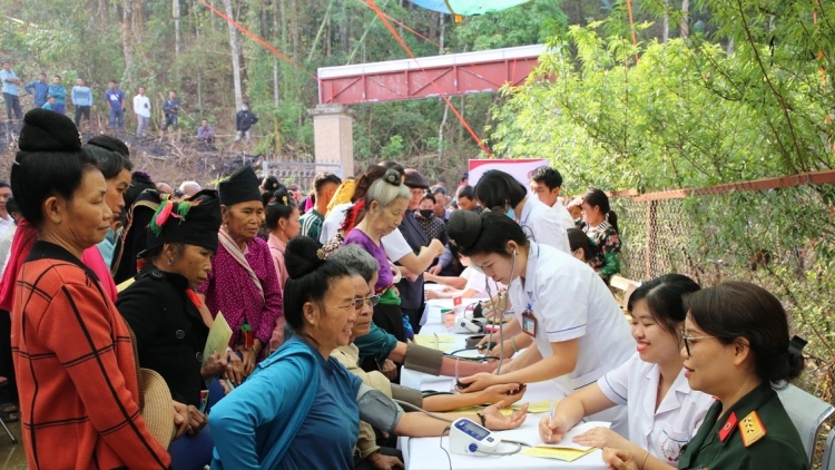 IEK RUAK, TACEI JALAN KHIK IEK PREIN YAVA, PABAK BREI JRU TAVAO OH MEK JIEN KA MIKVA DAOK PAK DOM XÃ DI TỈNH ĐIỆN BIÊN