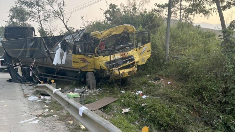 Kon Tum hơmâo dong tơlơi truh ƀơi jơlan ngă wơ̆t pô mơgăt hăng pô kiăo tui djai