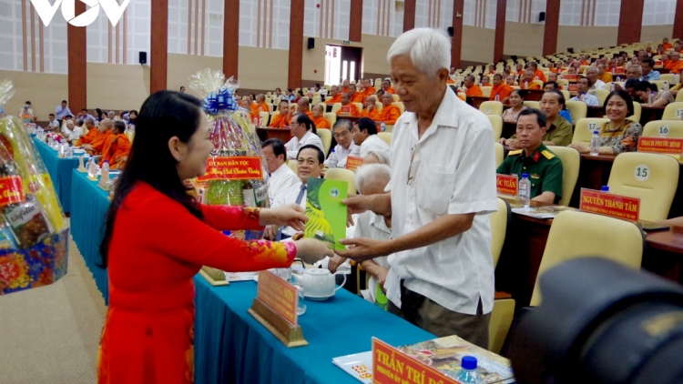 ពត៌មាន​ម៉ោង៦