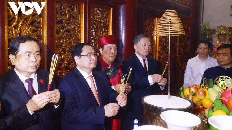 Thủ tướng Phạm Minh Chính mpoh su nhang kahgĭt gĭt tât ăp kađăch Hùng