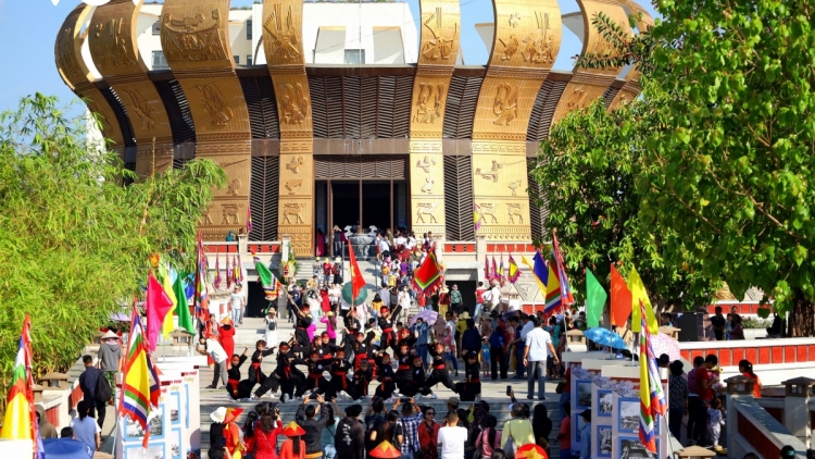 ពត៌មាន ម៉ោង ១៥