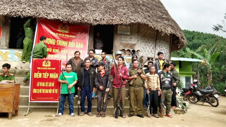 LIÊM CHOOM TƠỢ BH’RỢ “ĐOỌNG CHA NEH XĂL PAY SÚNG CHR’RĂH” 