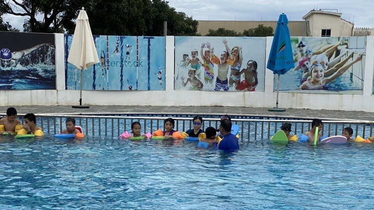 Tây Nguyên tơmâng hbrâ mơdât klâk têa a vâi hdrêng tung rơnó pơtê hriâm