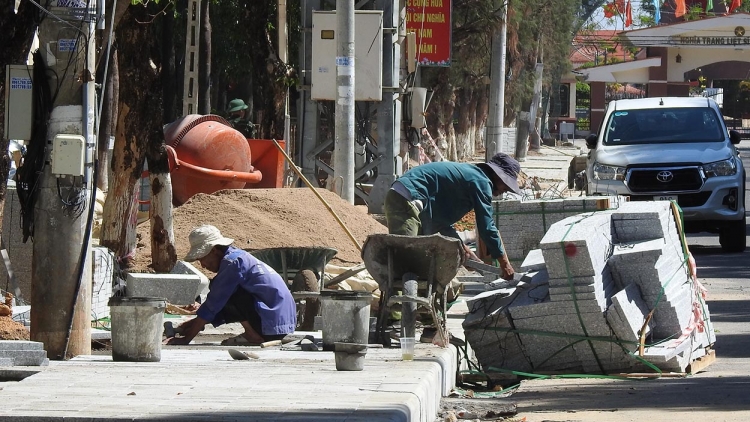 Ƀuôn prŏng Kon Tum ngă 3 hdră bruă mâo ênoh bi liê êbeh 400 êklai prăk mkra mđĭ ƀuôn prŏng  