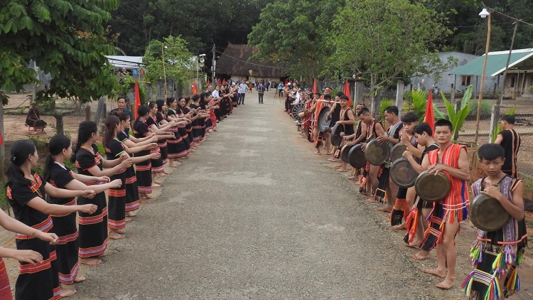 Ƀòn Đăk Răng tàm tiah nhàr dà lơgar càr Kon Tum ngan ngồn wă rò nac lòt nhơl