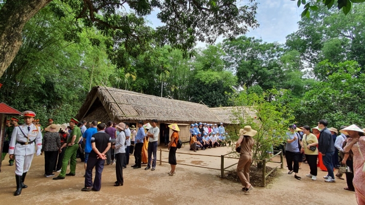 134 thun hrơi tơkeng Khua mir sir Hồ Chí Minh - Blan 5 glăi čuă plơi pla Wa
