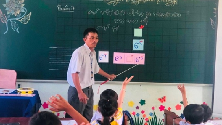 PAGLAONG SIAM MEKRE BRUK PATO BAC DOM MON SAP BANGSA TAKIK DI BINH THUAN