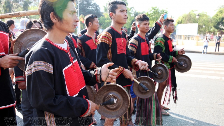 Kơnôm Đảng kuăn pơlê ai tơdroăng rêh ối phâi hơtô